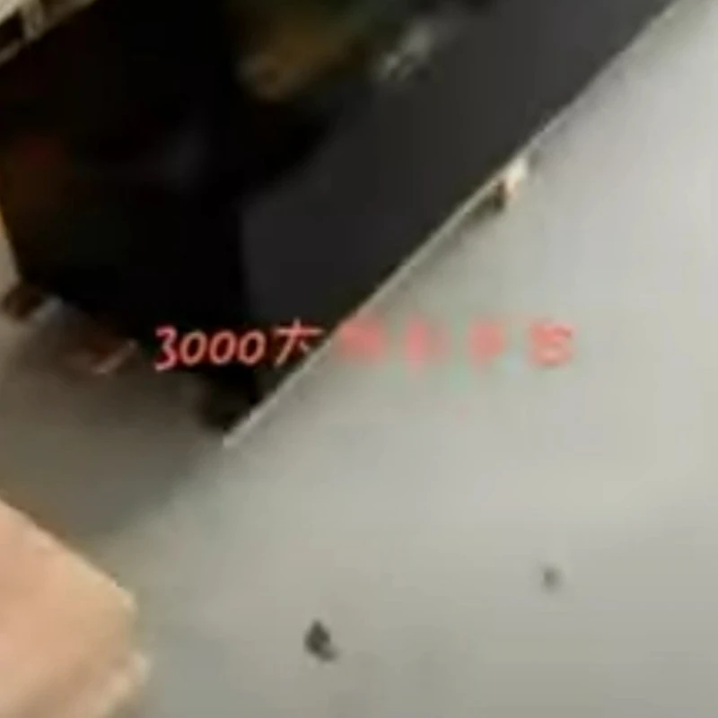 একটি 3 মিটার দীর্ঘ গ্রানাইট প্ল্যাটফর্ম